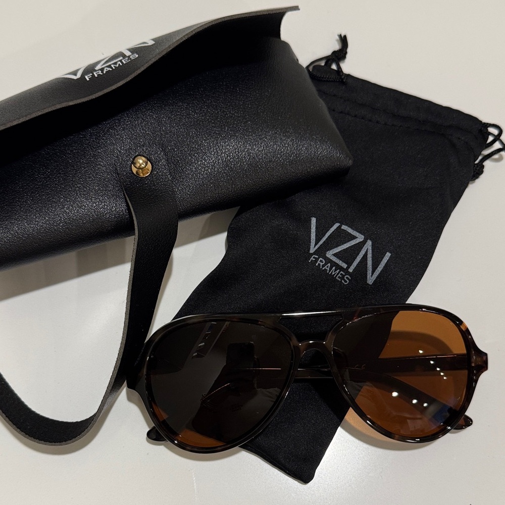 NWT tortoise aviators